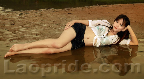 lao-girl-in-the-shallow-mekong-river-1.jpg