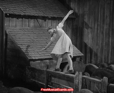 Judy Garland balancing in The Wizard of Oz