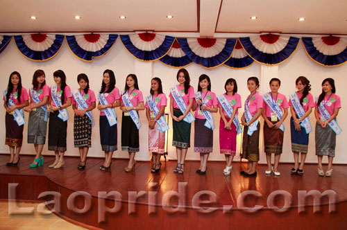 Lao-Top College girls