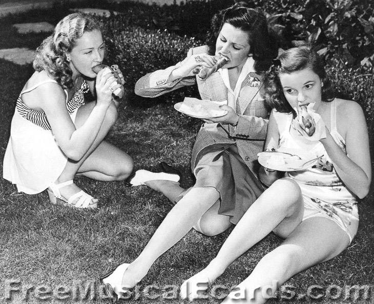 judy-garland-eating-a-hot-dog.jpg