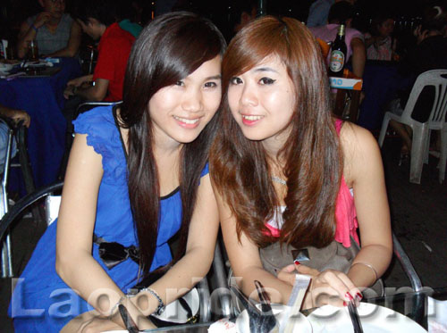 Nutha Ladsavonglao and Siewphing Xayyalinh