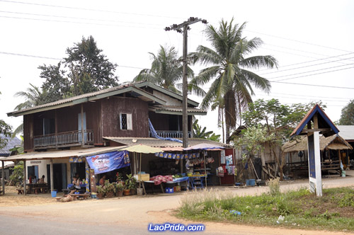 Trip to Talat, Vientiane province