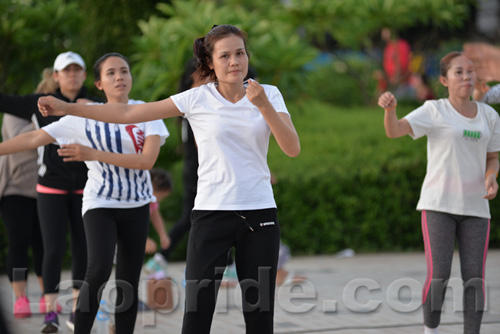 Aerobics on Mekong riverside in Vientiane, Laos