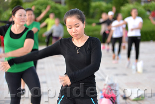 Aerobics on Mekong riverside in Vientiane, Laos