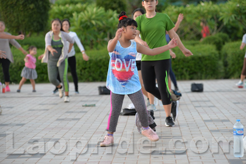 Aerobics on Mekong riverside in Vientiane, Laos