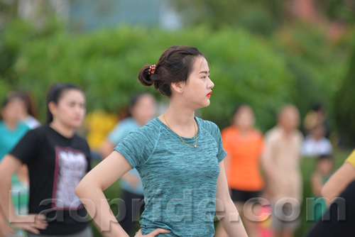 Aerobics on Mekong riverside in Vientiane, Laos