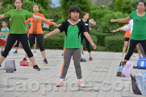 Aerobics on Mekong riverside in Vientiane, Laos