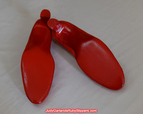Leather soles with high gloss red paint