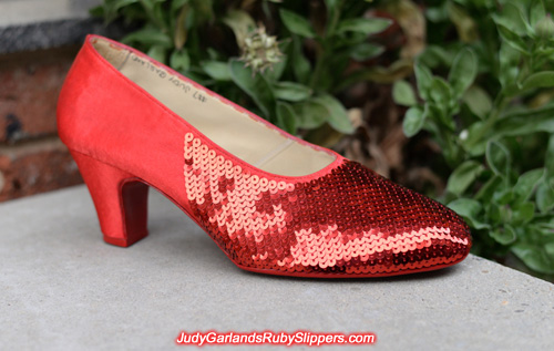 Sequining the right shoe