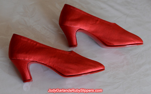 Size 5B shoes identical to the Witch's shoes ruby slippers