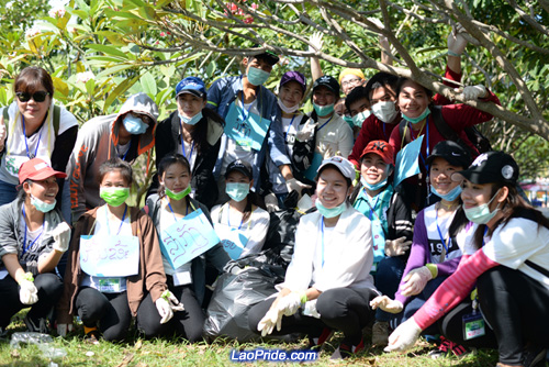 Students in Vientiane picking up litter in the park