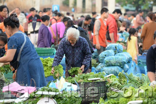 Khua Din market in Vientiane, Laos