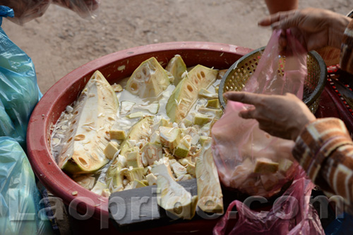 Khua Din market in Vientiane, Laos