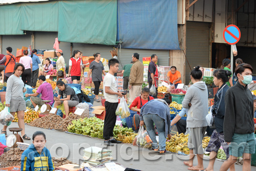 Khua Din market in Vientiane, Laos