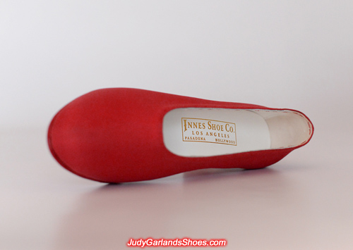 Professional Innes Shoe Company golden embossed label