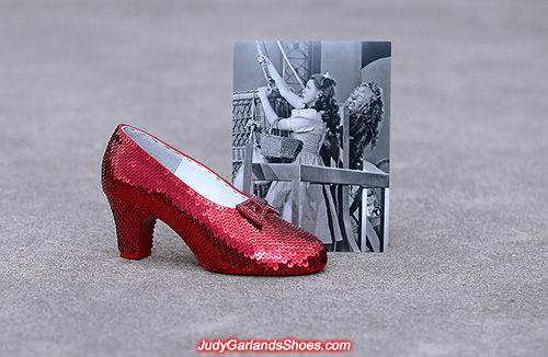 Sequined size 5B right shoe, March 2021