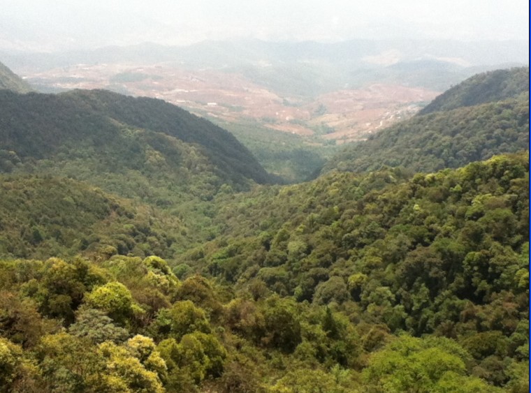 mountains_close_to_lao.jpg